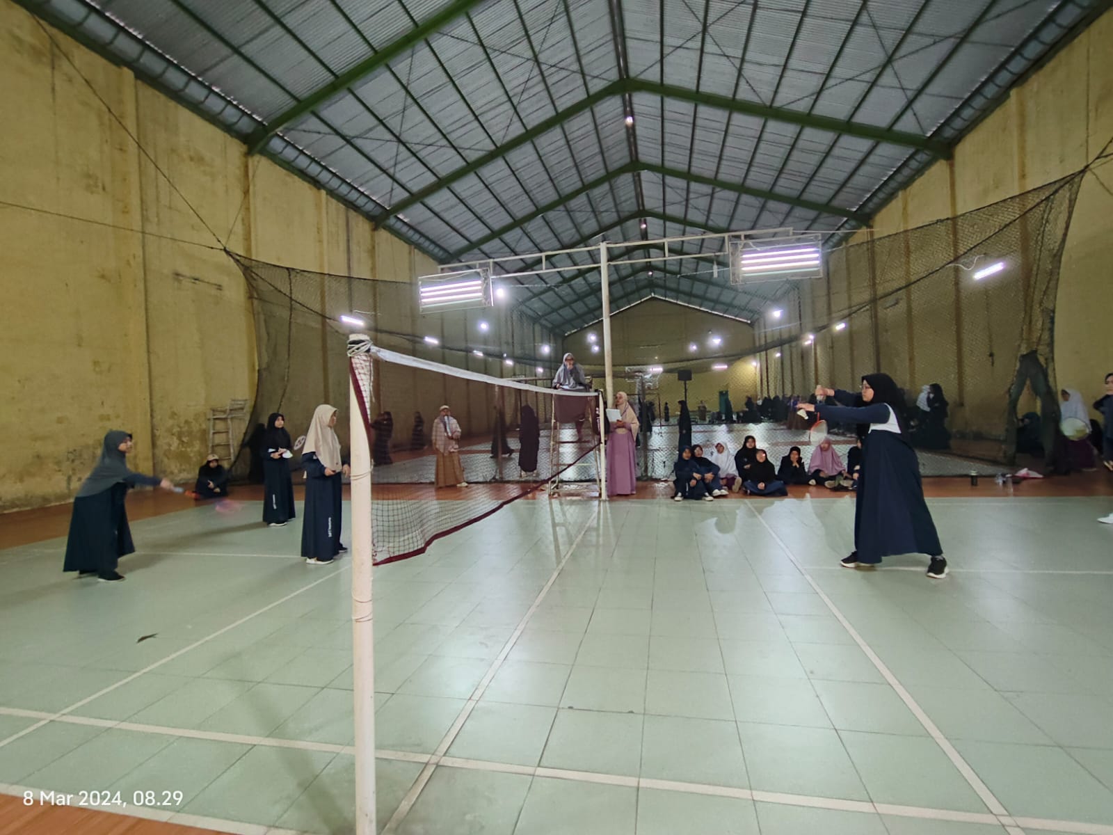 Gemuruh Takbir di Arena Badminton