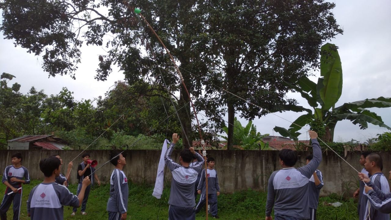 Team Building 2 : Menara Rotan Tantangan Berat, Hadapi!